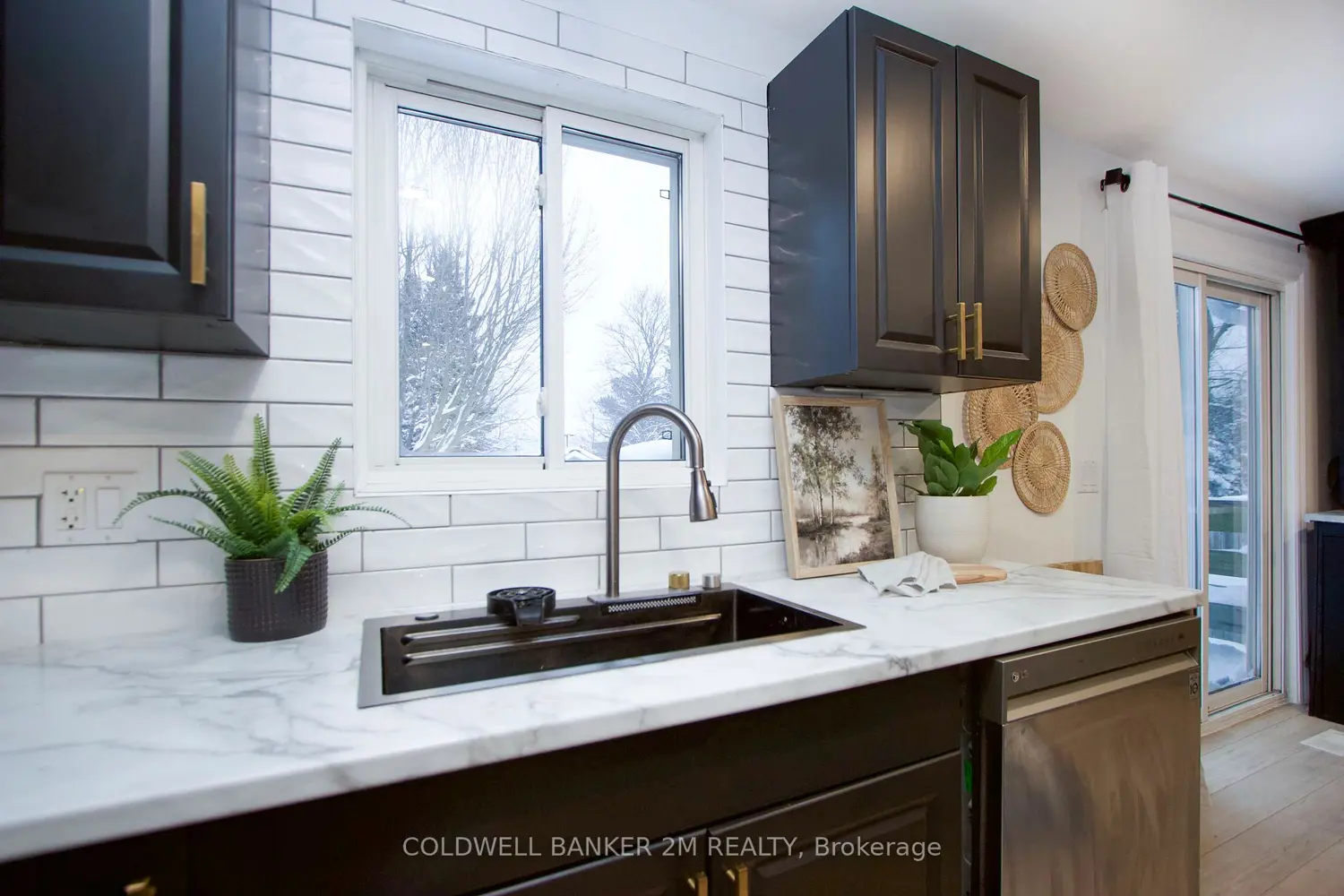 Additional image 9 of 812 Burnham Street
