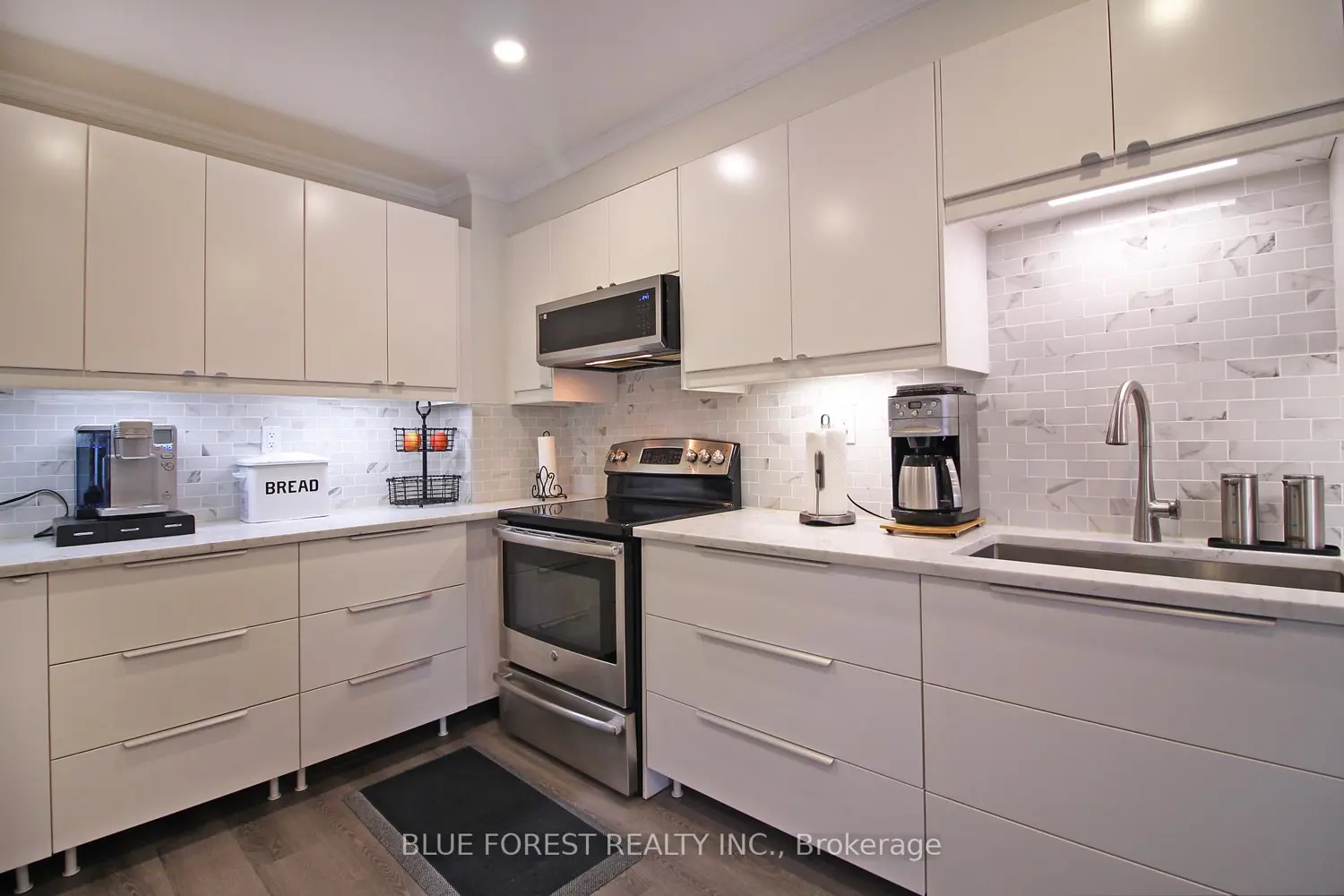 Additional image 9 of 590 Millbank Drive 8