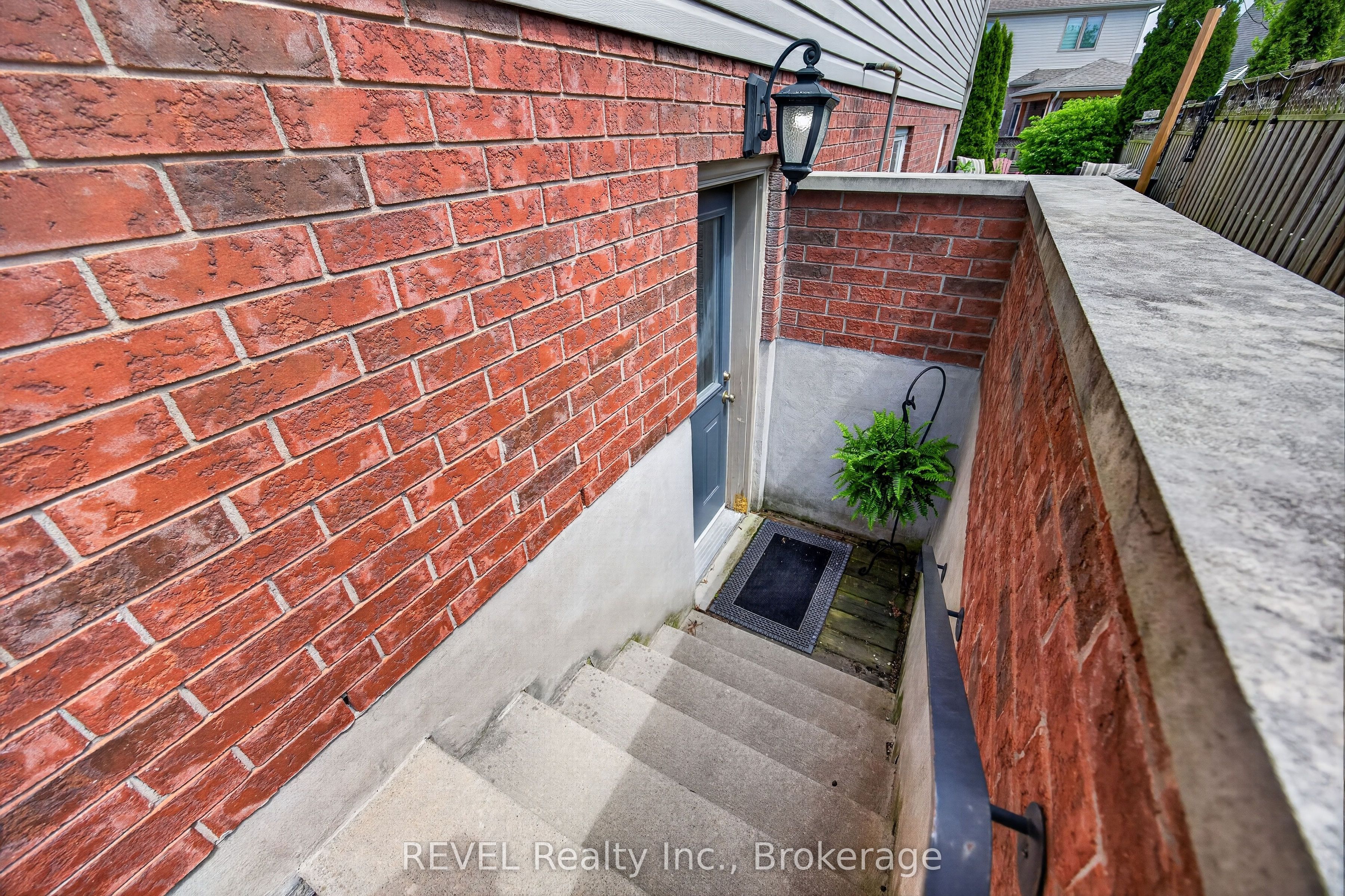 Additional image 4 of 126 Westland Street, St. Catharines, ON, L2S 4E2