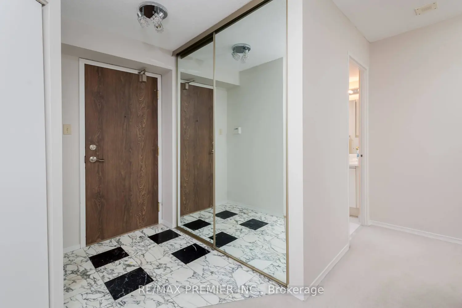 Additional image 4 of 7440 Bathurst Street 1614