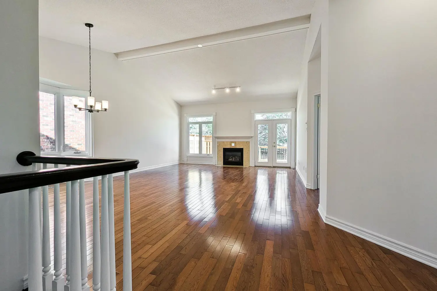 Additional image 13 of 400 Ambleside Drive 10