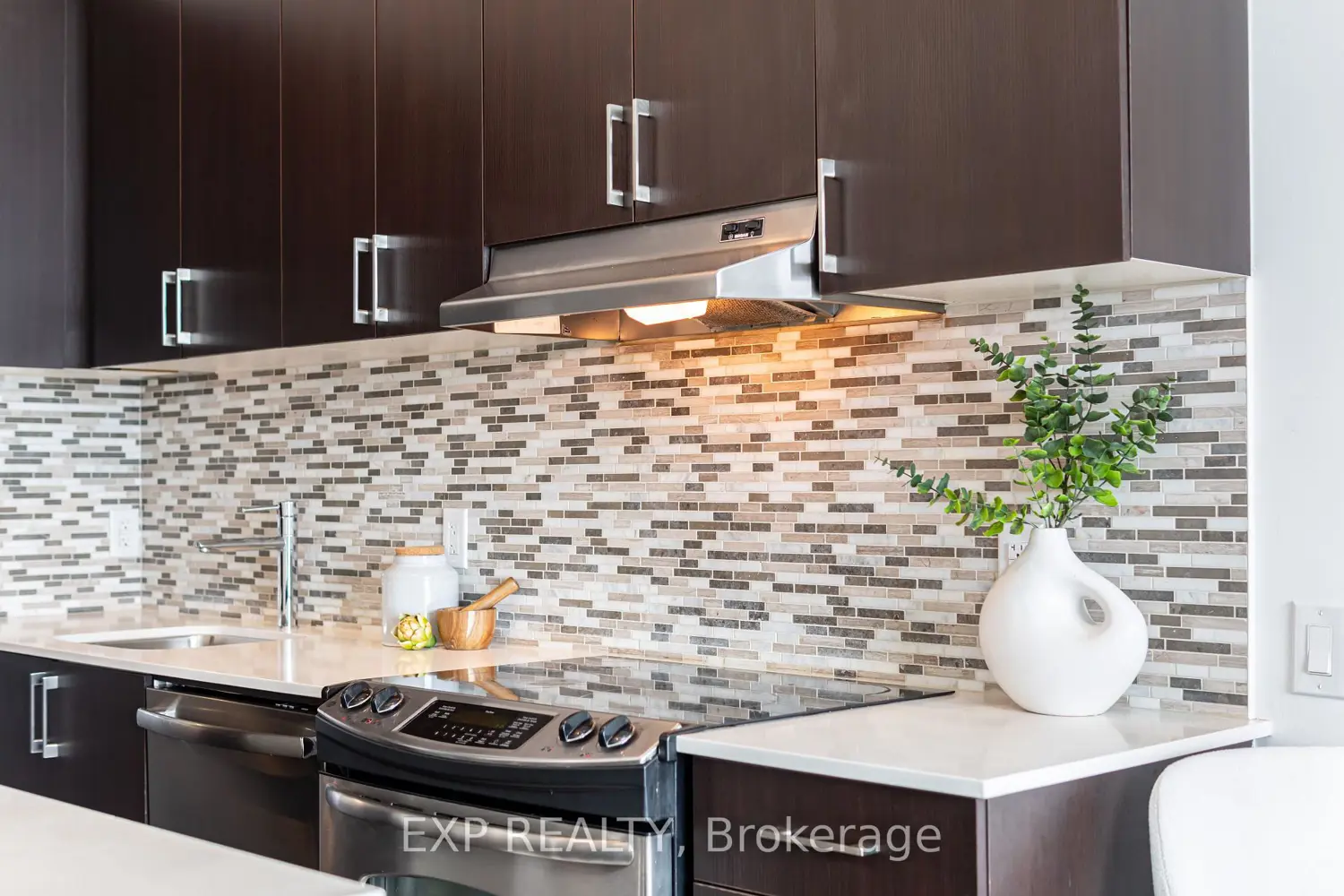 Additional image 8 of 2560 Eglinton Avenue 2508