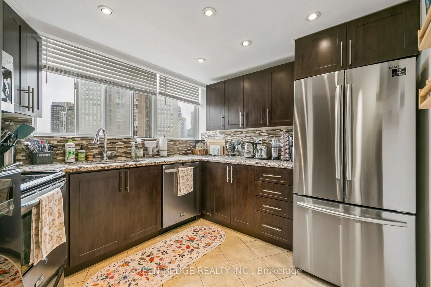 Additional image 8 of 3700 Kaneff Crescent 2102