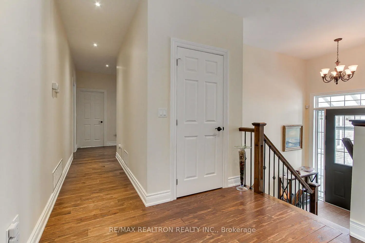 815 Churchill Lane photo 2