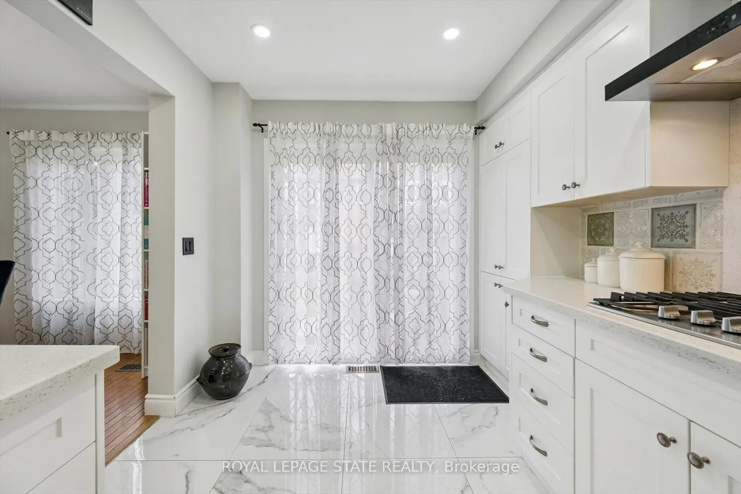 Additional image 4 of 833 Scollard Court 107