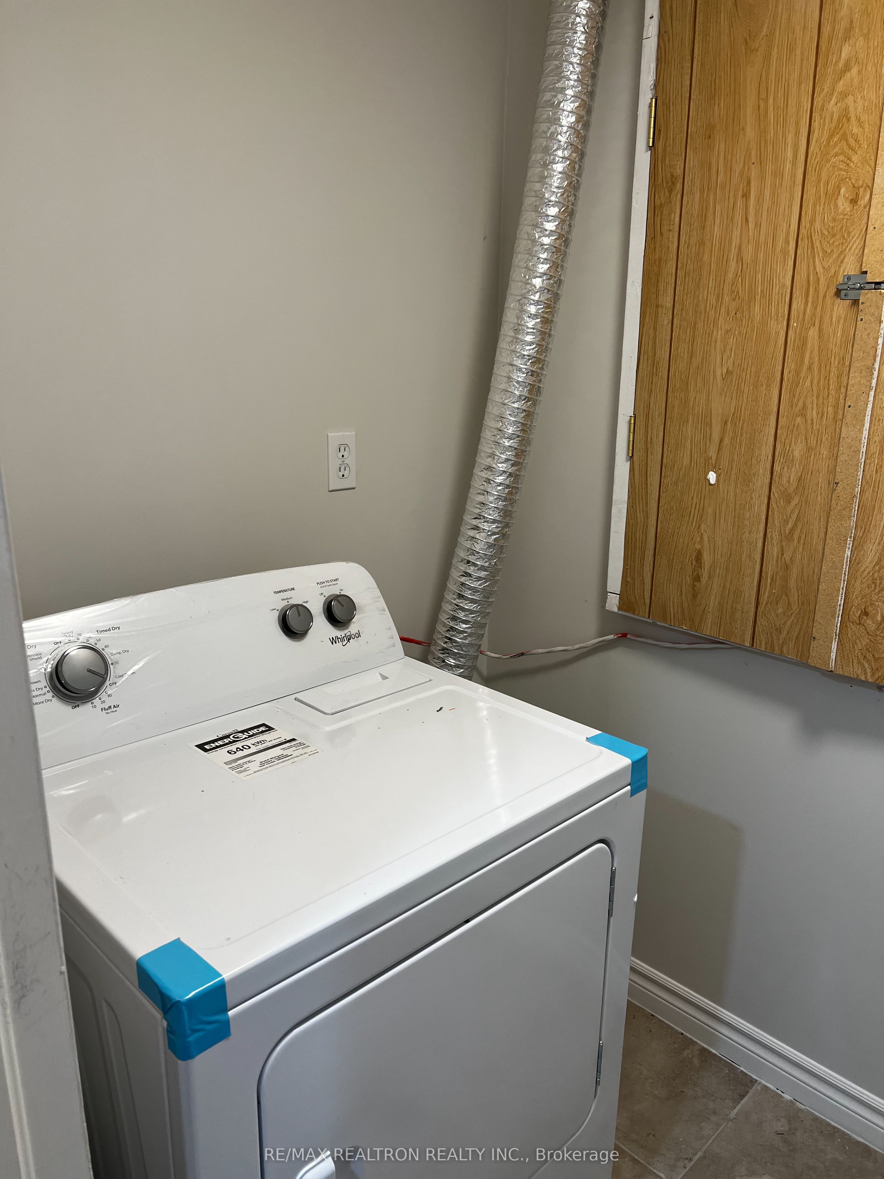 Additional image 3 of lower-85 Watkins Glen Crescent, Aurora, ON, L4G 7S6