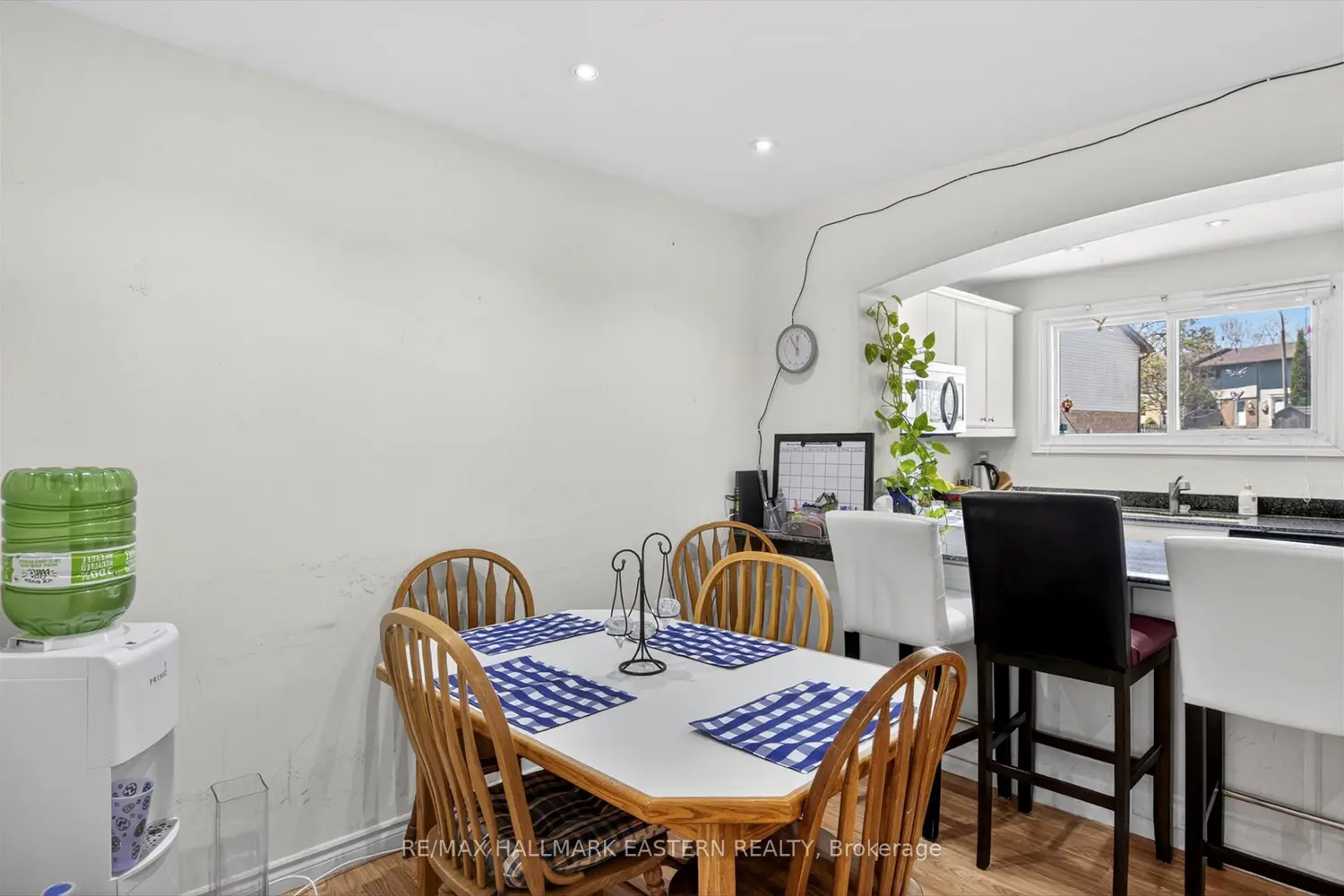 Additional image 5 of 996 Sydenham Road #33
