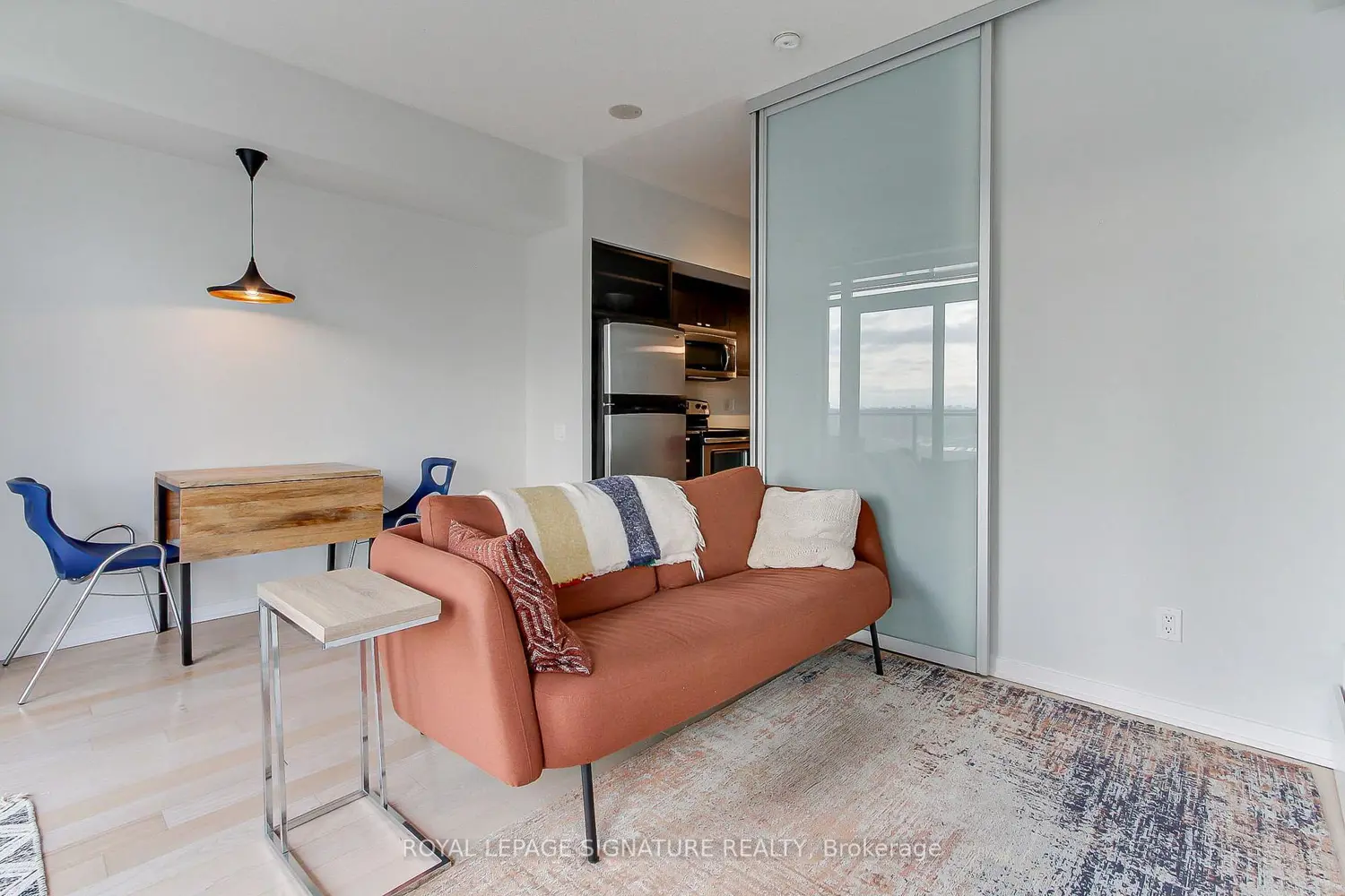 Additional image 9 of 103 The Queensway 1511