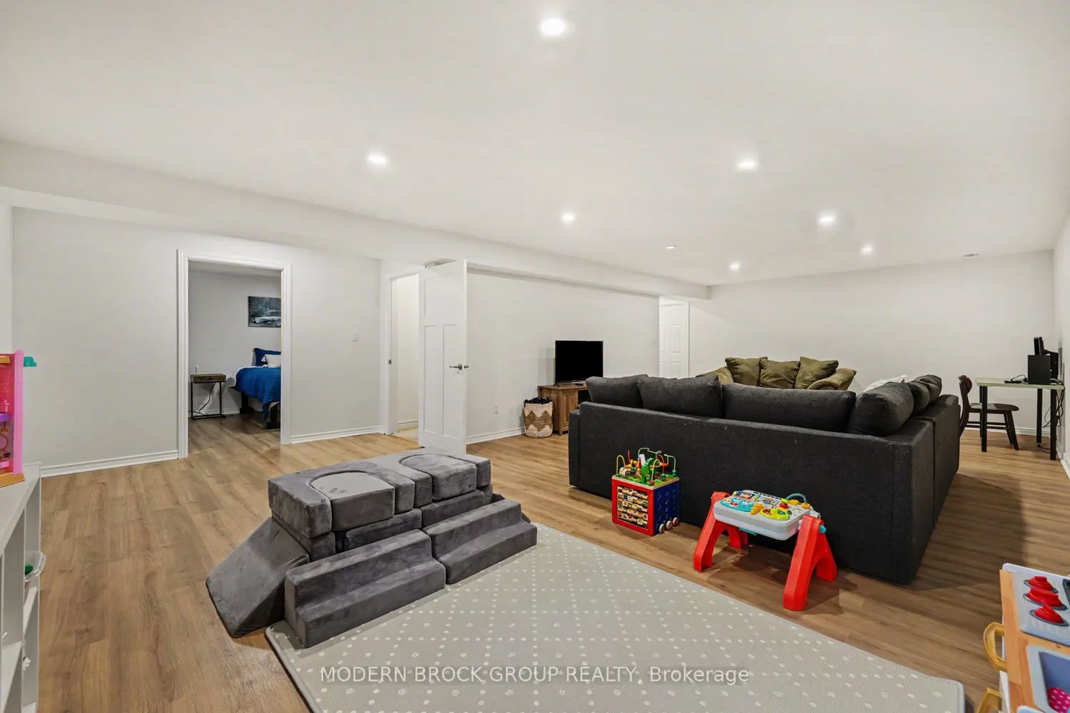 Additional image 15 of 17 Douglas Brown Way