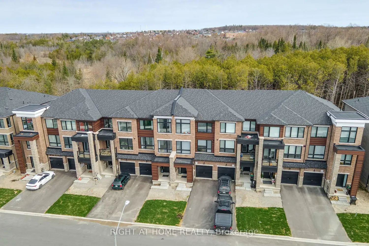 Additional image 2 of 132 Blue Forest Crescent