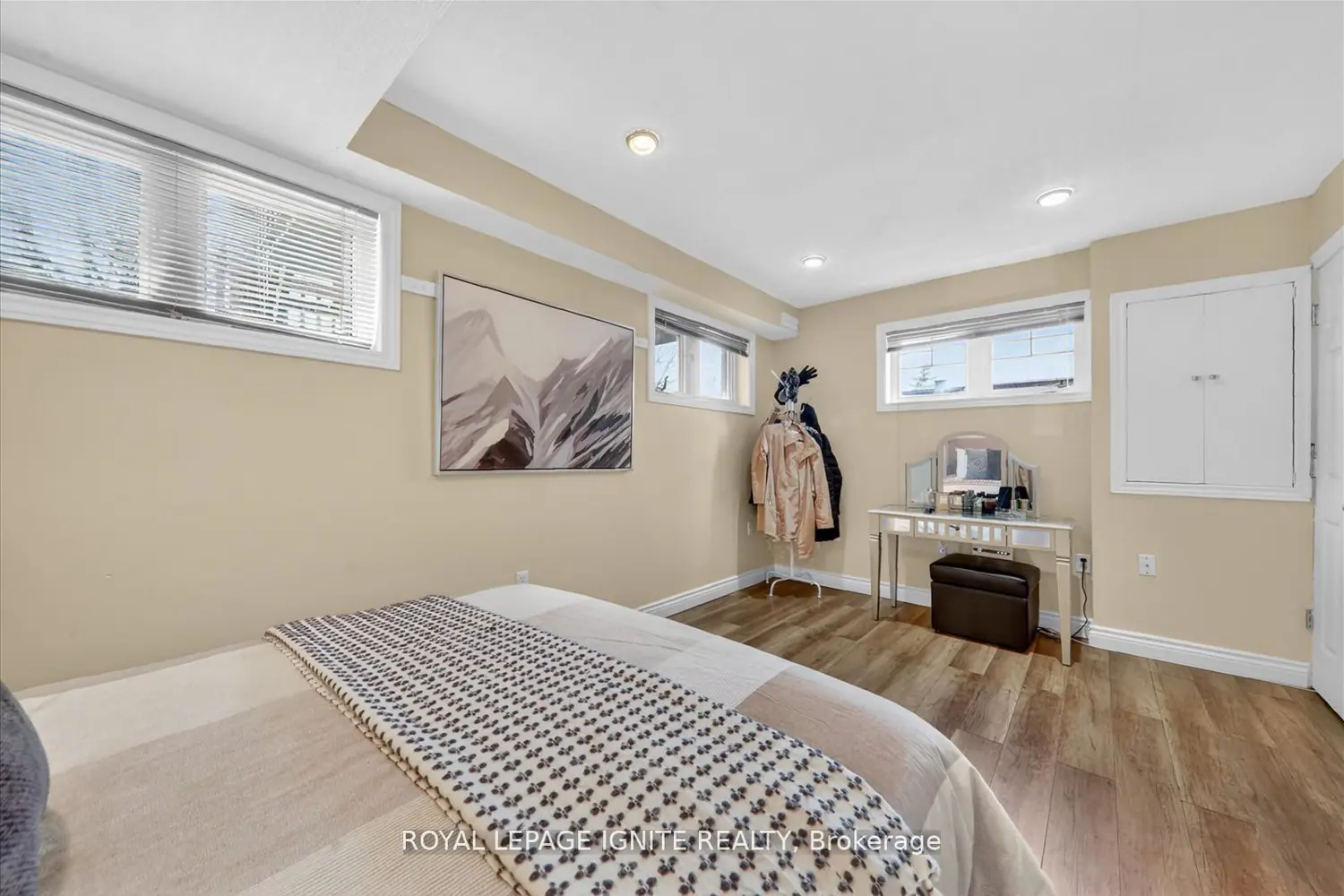 571 Longworth Avenue 27 photo 3