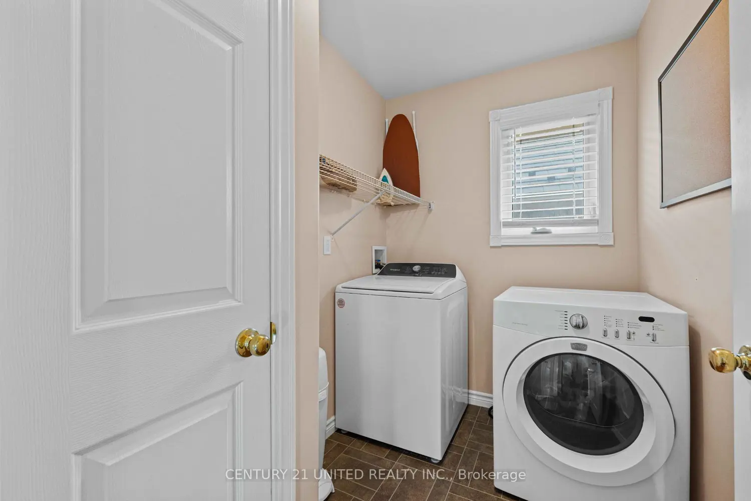 Additional image 10 of 385 Bianco Crescent