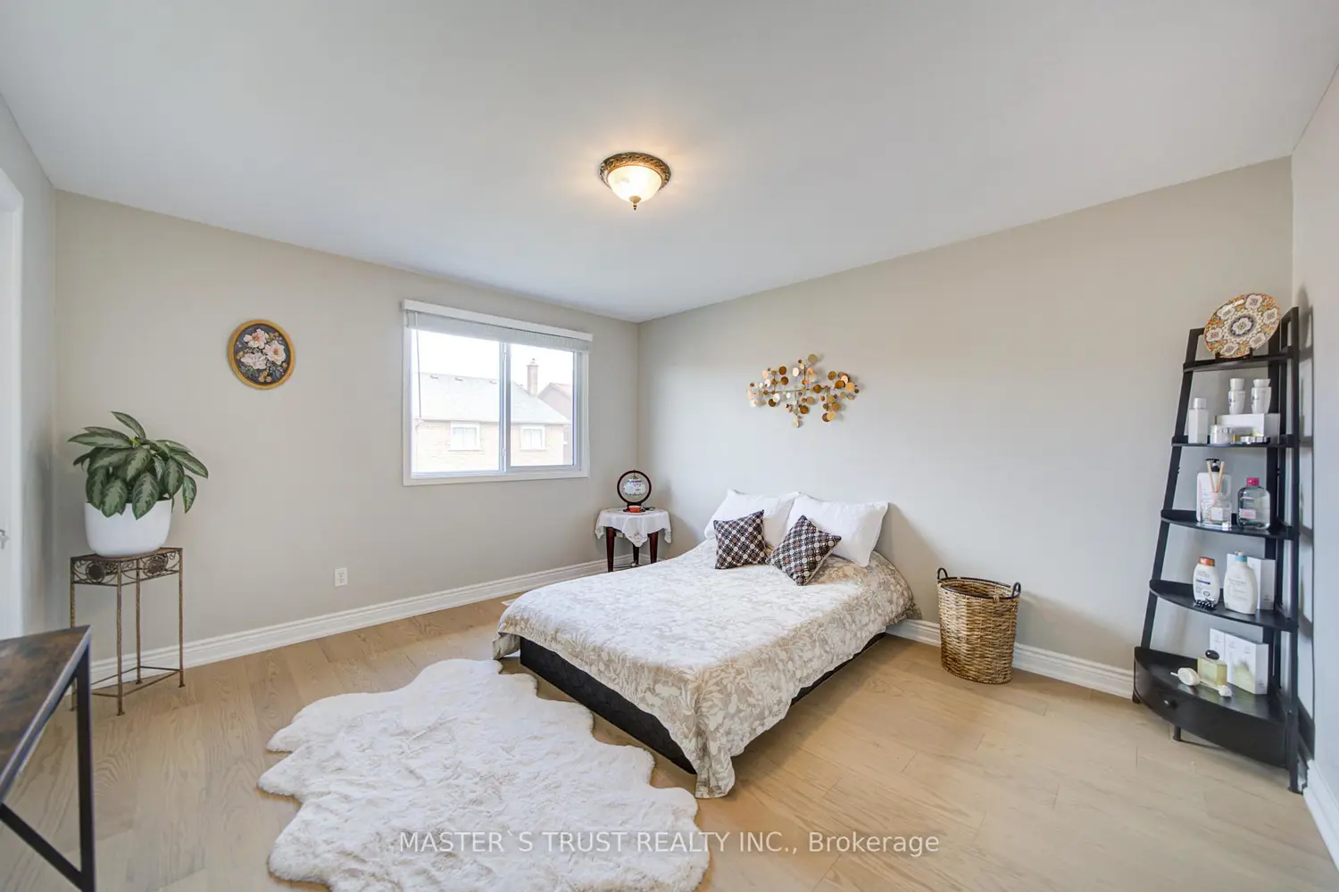 Additional image 13 of 1017 Lucerne Crescent