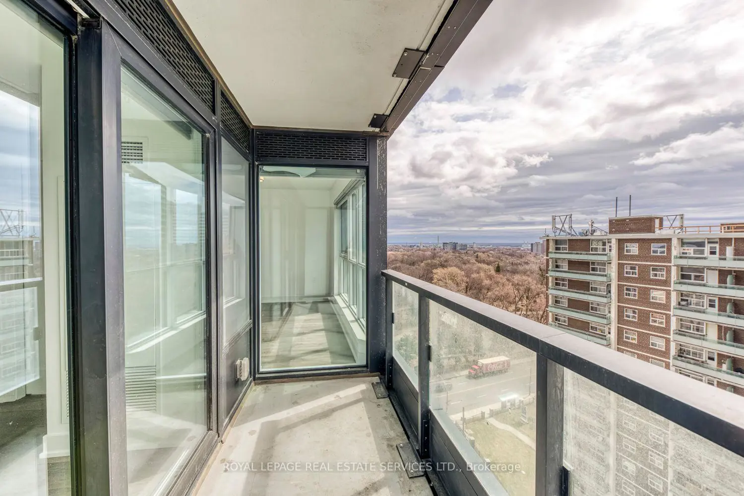 Additional image 19 of 585 Bloor Street 1320