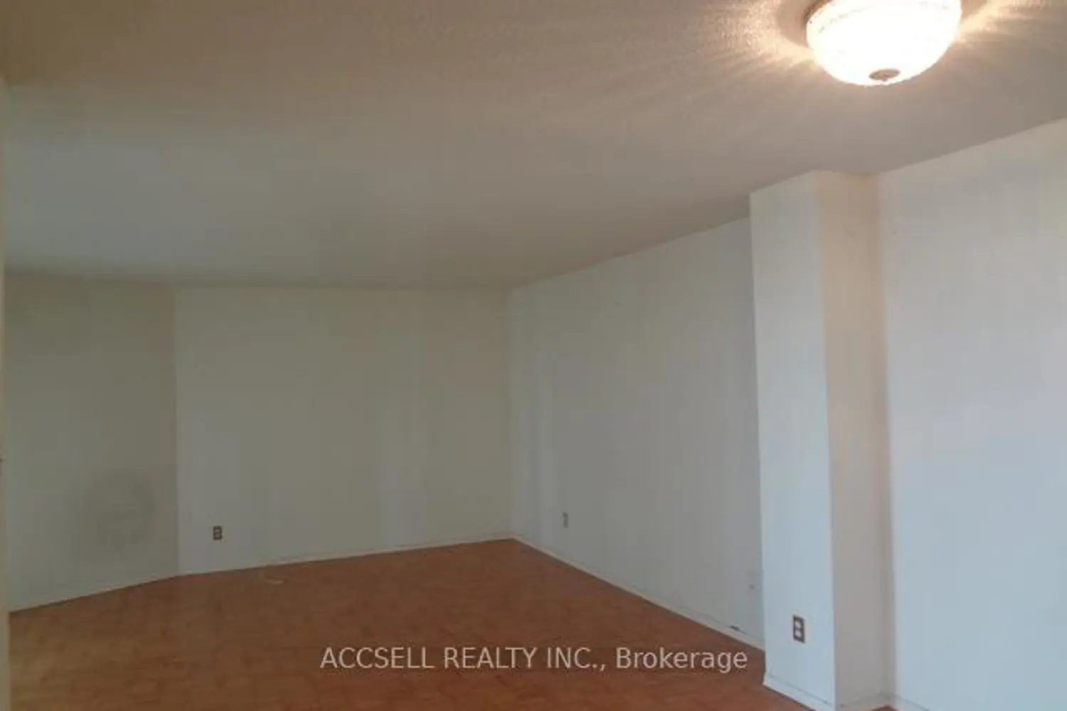 Additional image 7 of 3700 Kaneff Crescent 2106