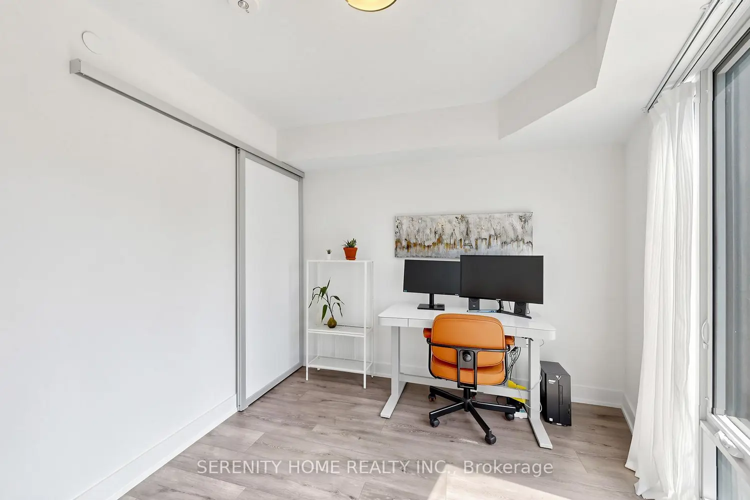 Additional image 7 of 575 Bloor Street 908