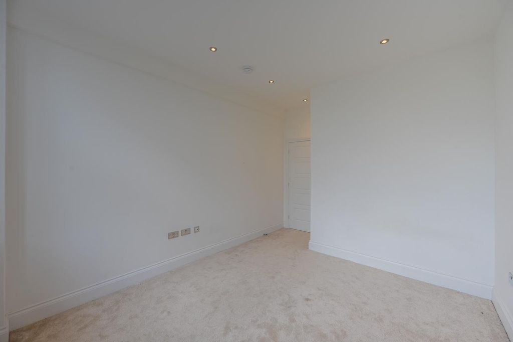 Additional image 4 of 2 bed flat to rentSt Marys Gate, Derby DE1
