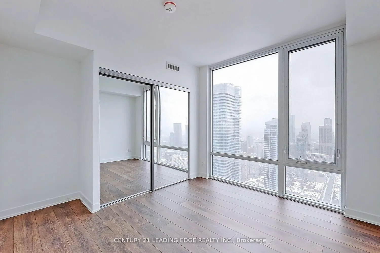 Additional image 10 of 501 Yonge Street 5102