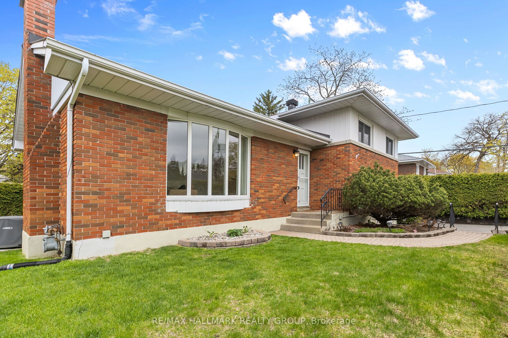 1981 Navaho Drive, Ottawa, ON, K2C 0T7