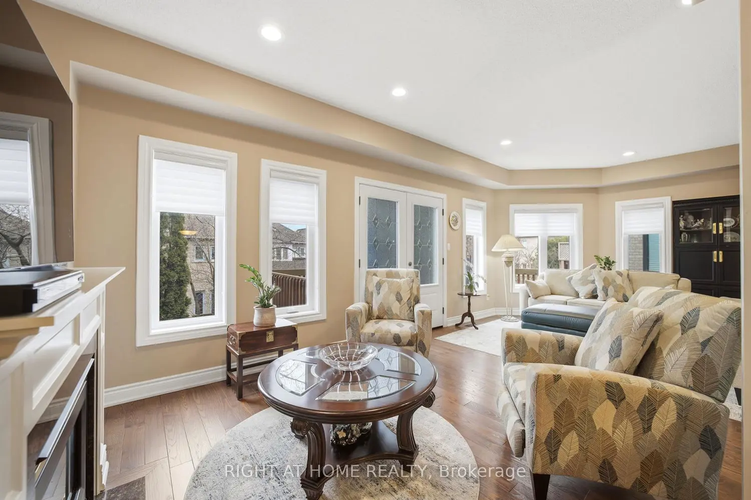 Additional image 3 of 2121 Pinevalley Crescent