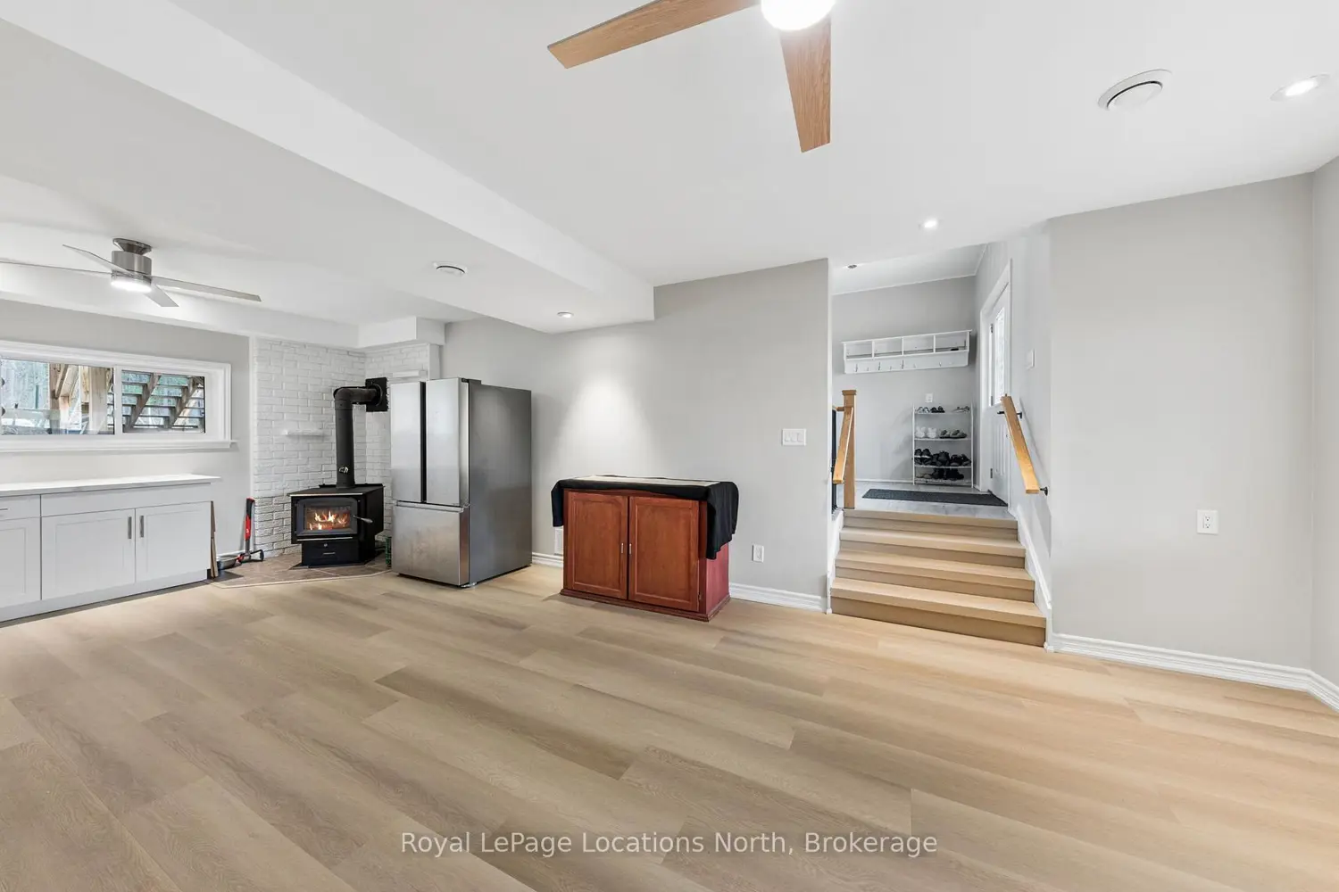 93 Ronald Avenue photo 2