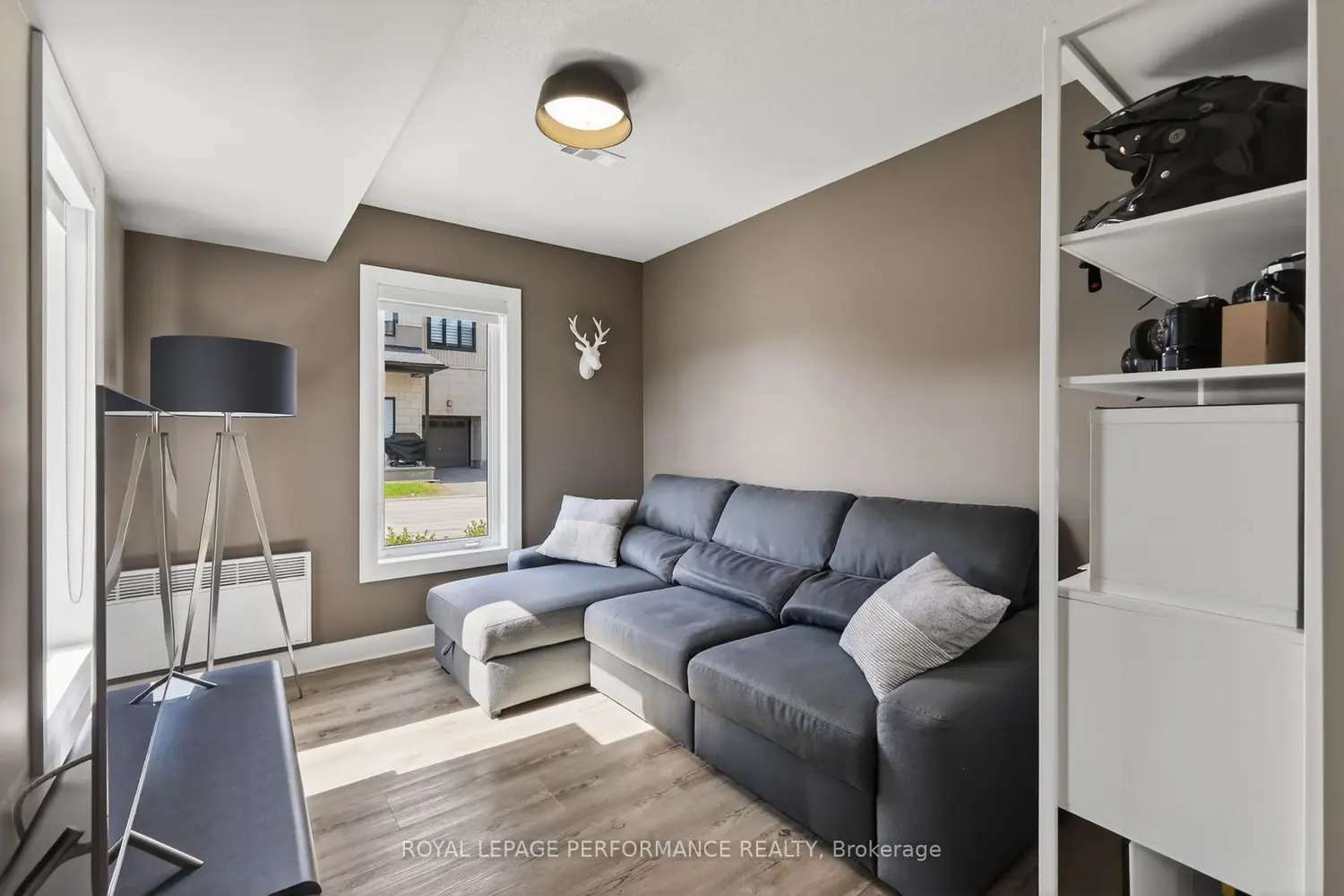 Additional image 4 of 500 Radiant Private