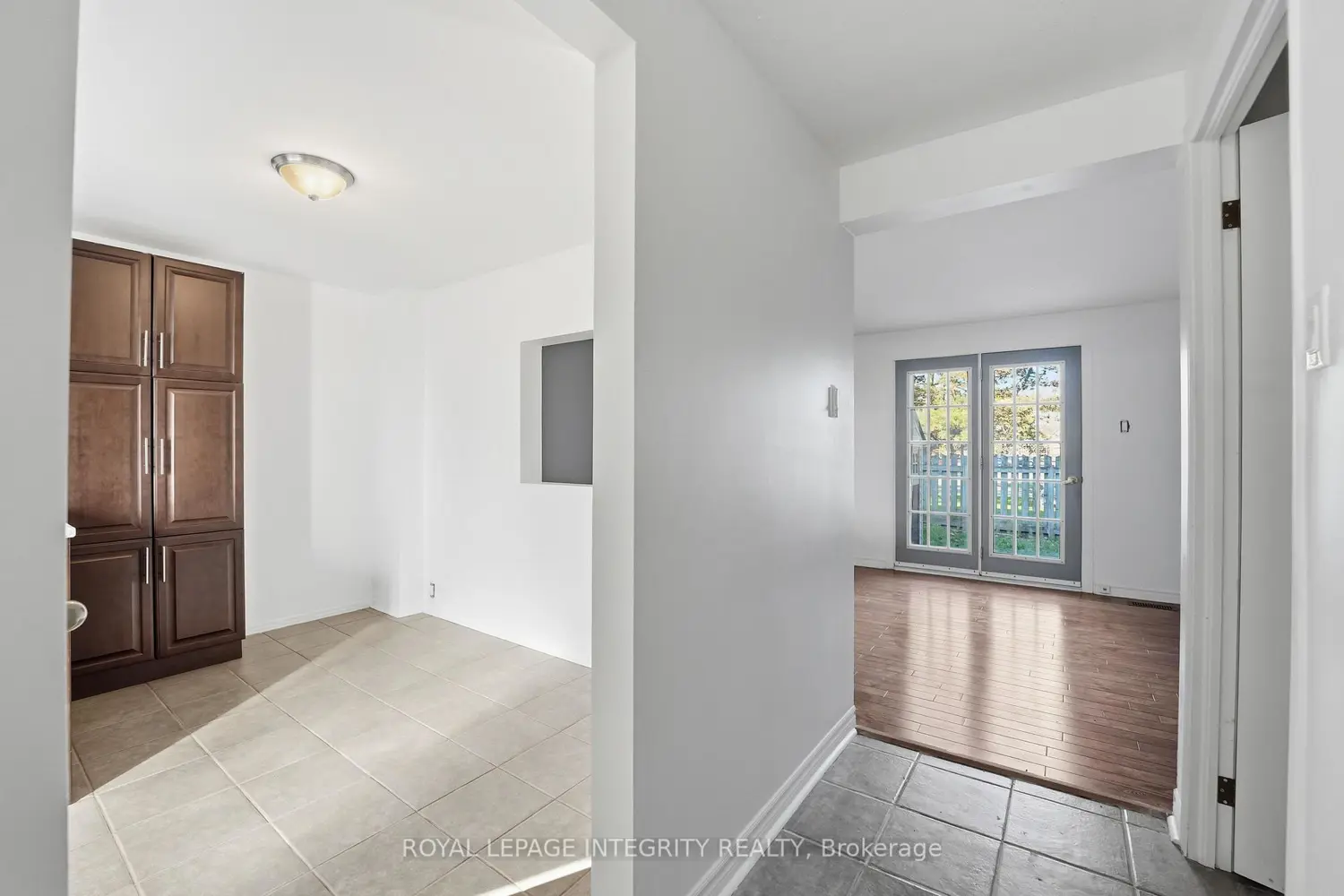 1460 Heatherington Road K photo 5