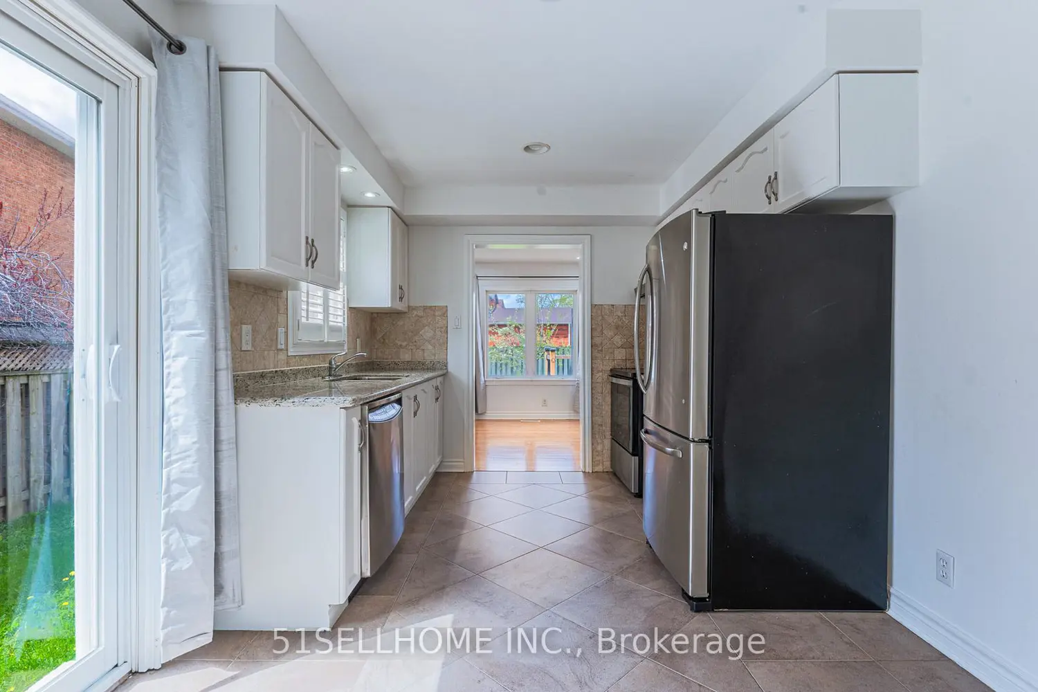 Additional image 9 of 846 Savoy Crescent
