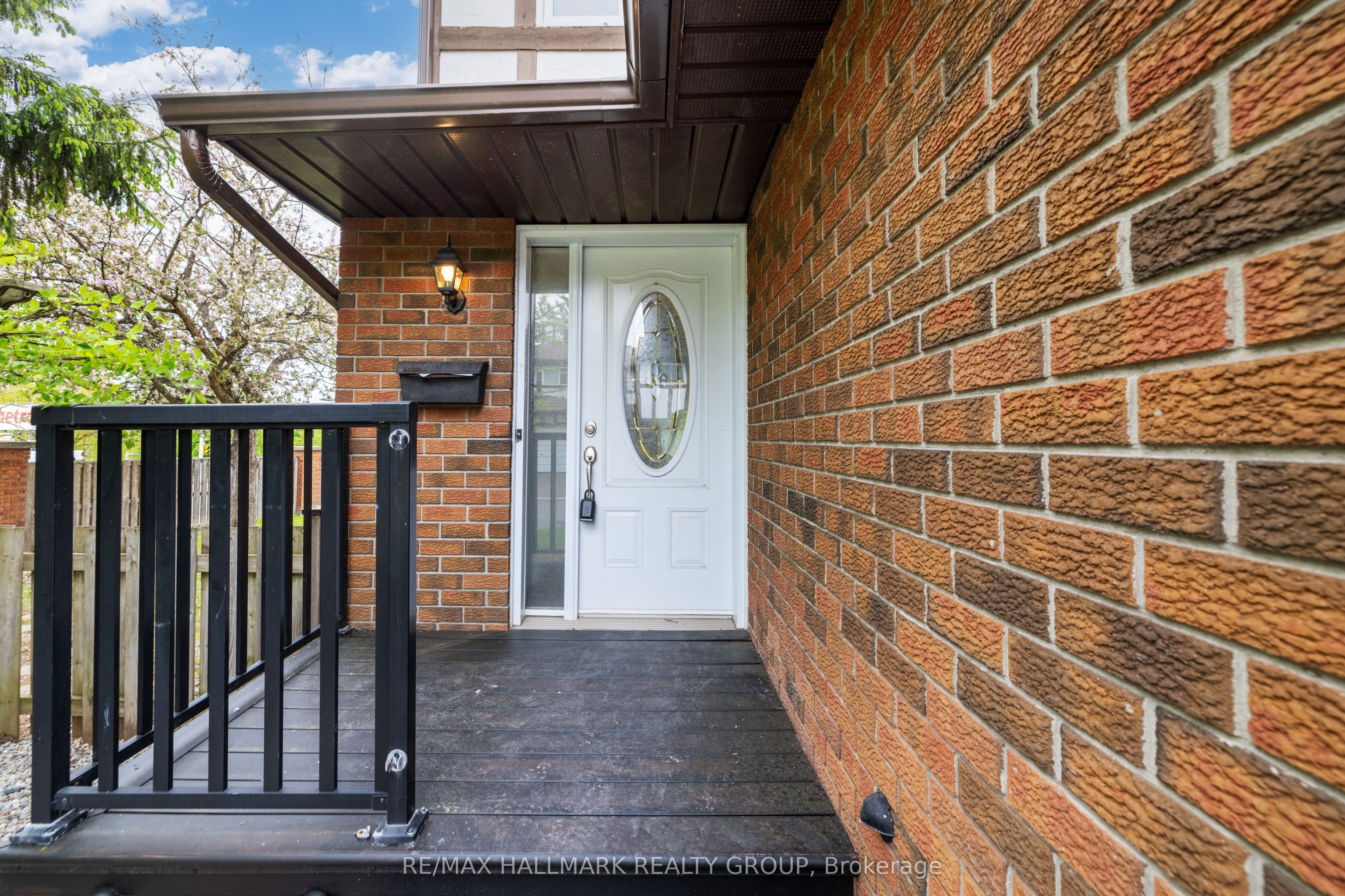 Additional image 3 of 1083 Millwood Court, Ottawa, ON, K1C 3E9