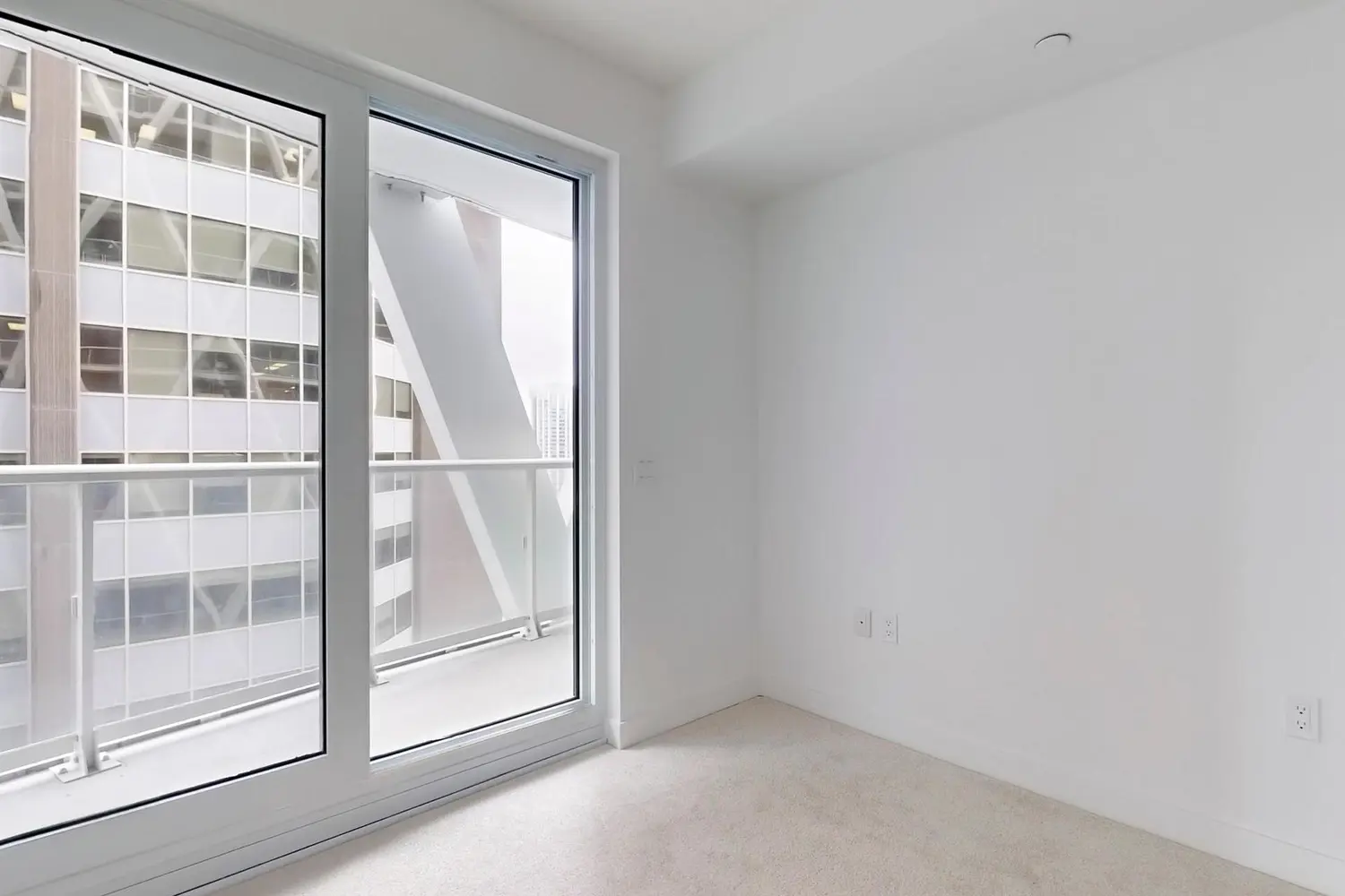 Additional image 8 of 230 Simcoe Street 2212