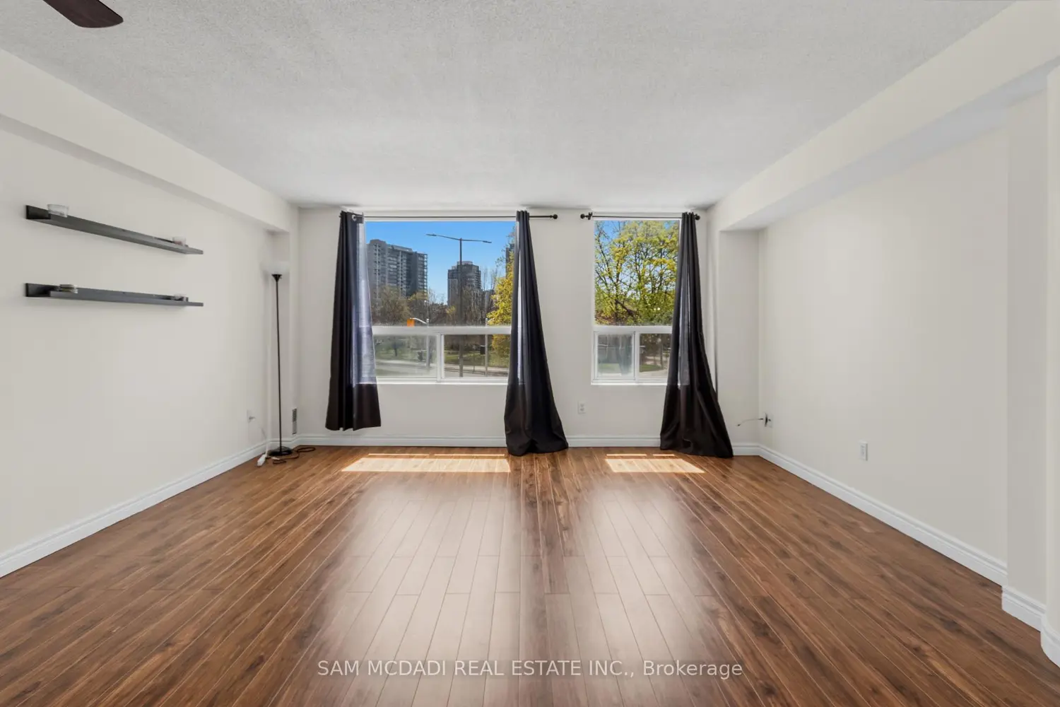 Additional image 10 of 400 York Boulevard 201