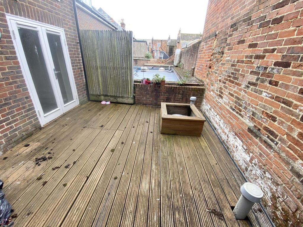 Additional image 9 of 2 bed flat to rentLugley Street, Newport PO30