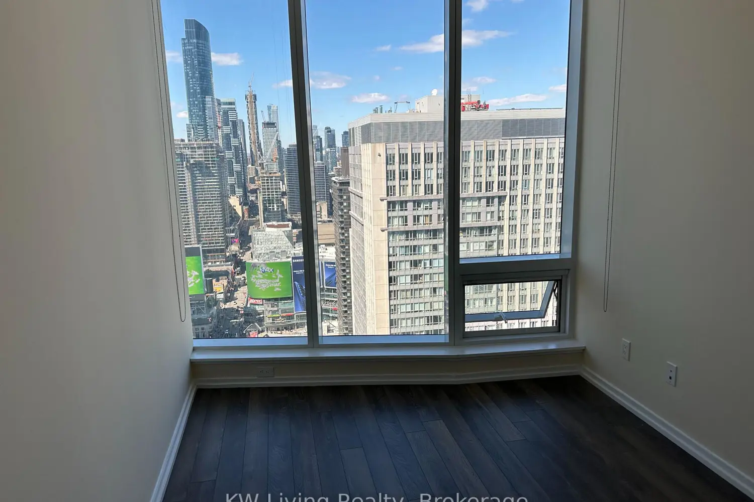 Additional image 7 of 197 Yonge Street 3714