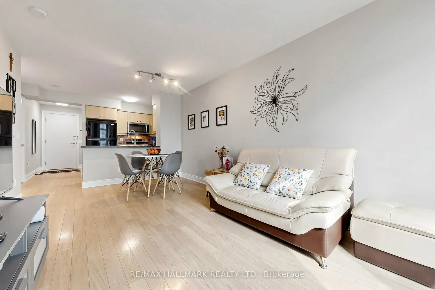Additional image 5 of 25 Greenview Avenue 1124