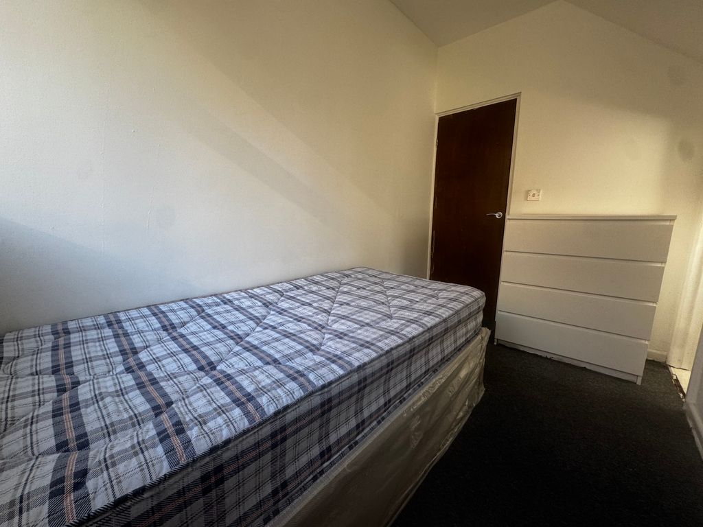 Additional image 4 of 1 bed flat to rentPortswood Road, Southampton SO17