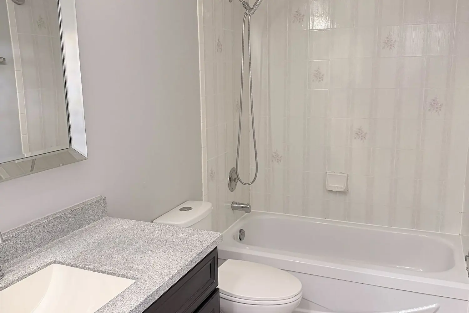 Additional image 9 of 936 Killarney Crescent
