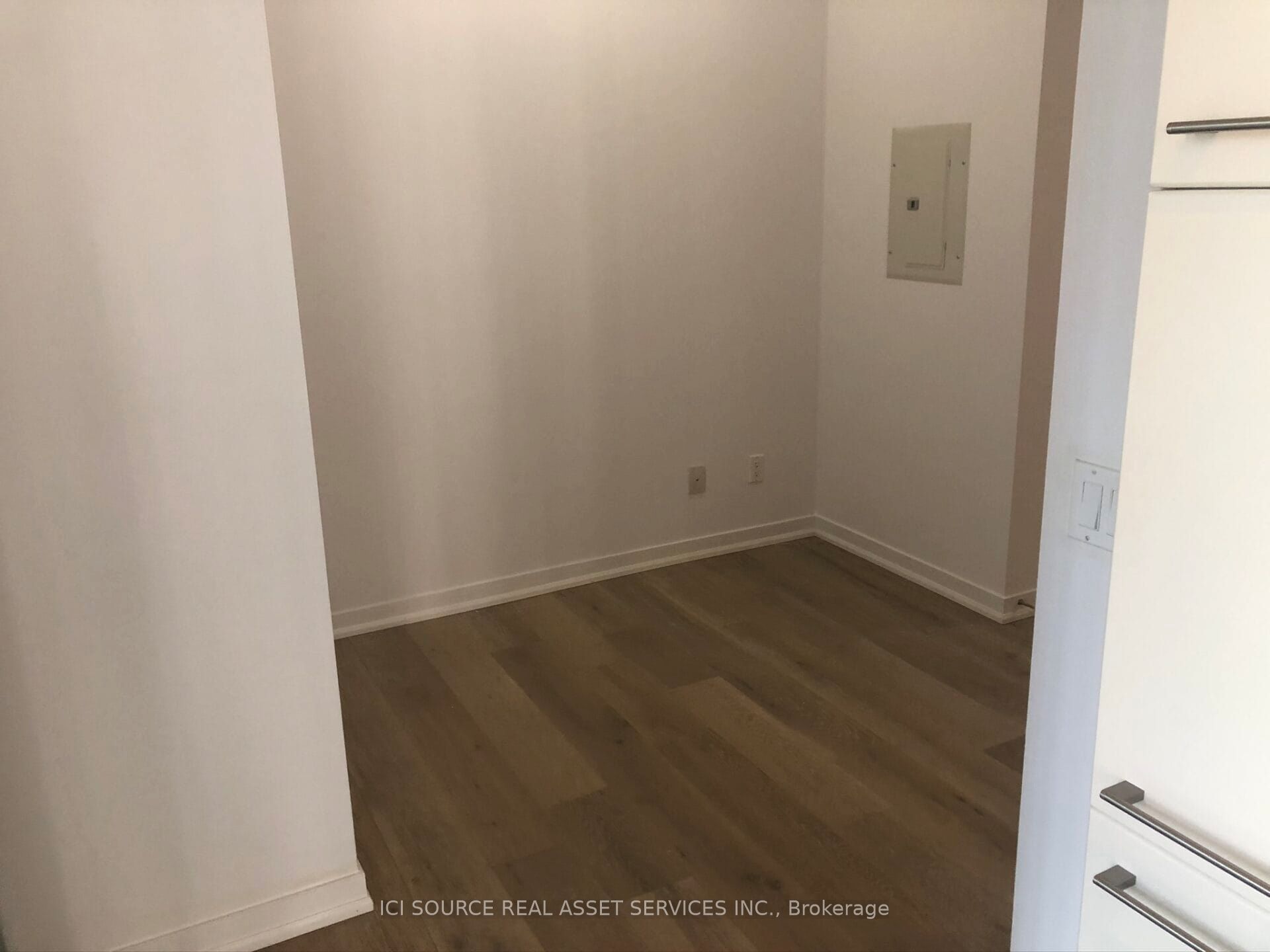 Additional image 3 of 2306-770 Bay Street, Toronto, ON, M5G 0A6