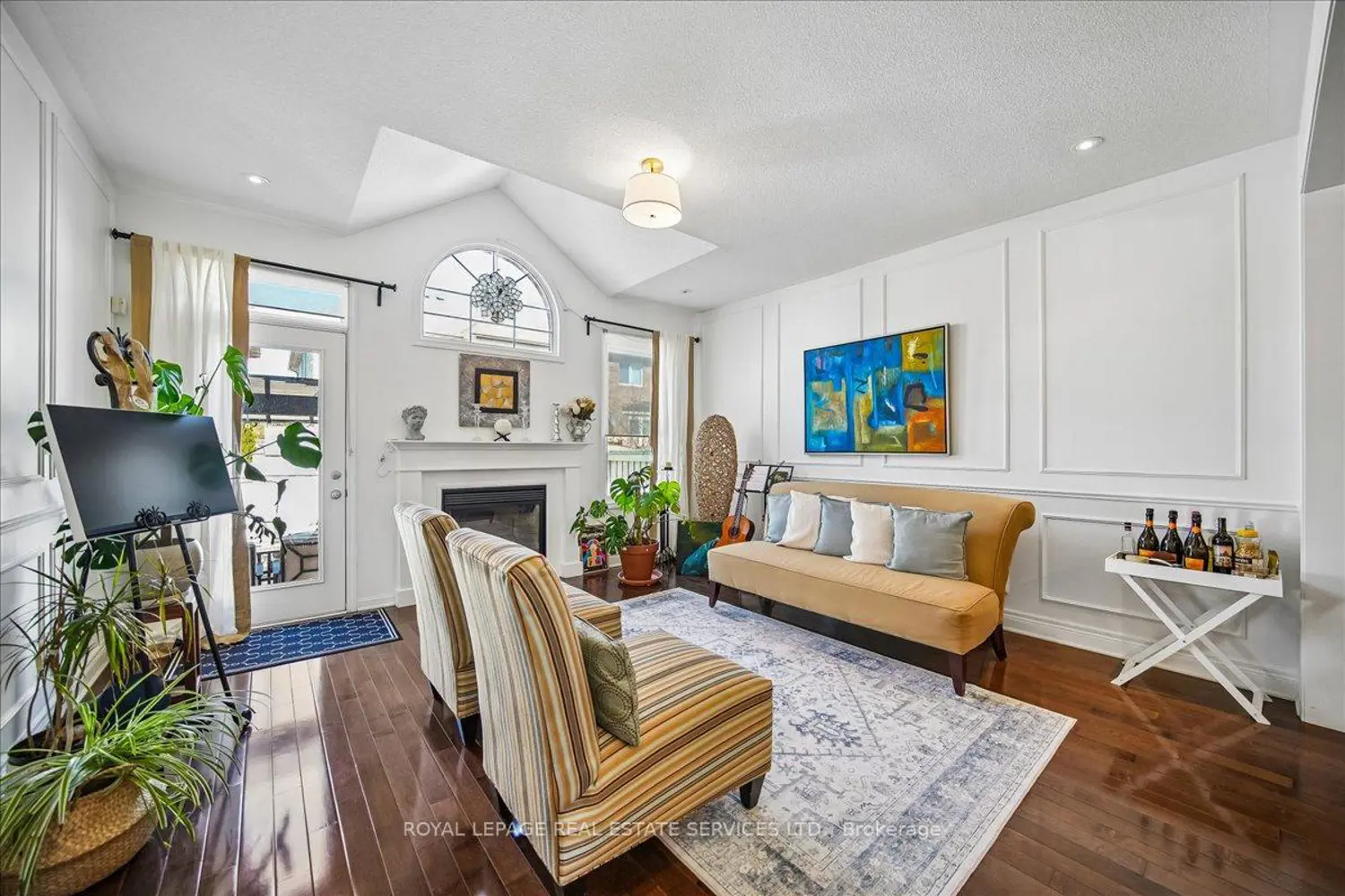 693 Savoline Boulevard photo 4