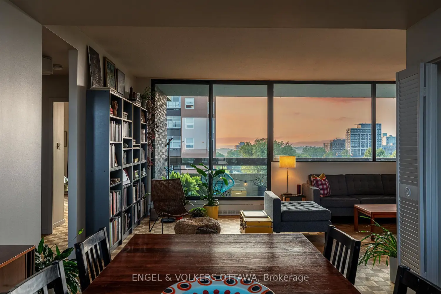 400 Laurier Avenue 8A photo 5