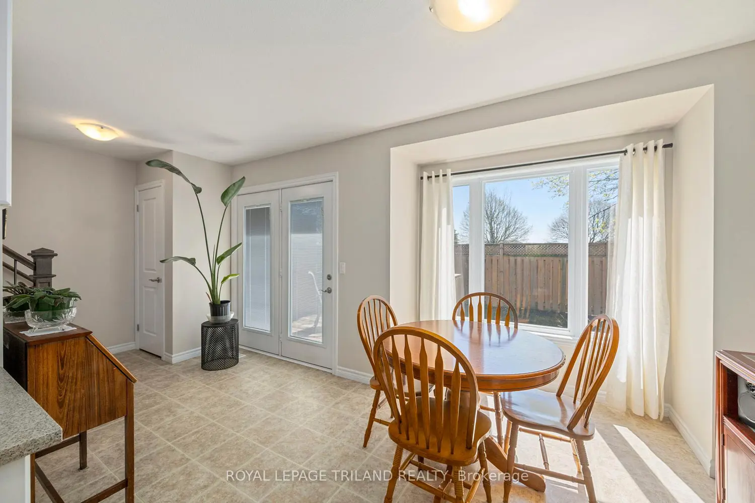 Additional image 9 of 1061 Eagletrace Drive 71