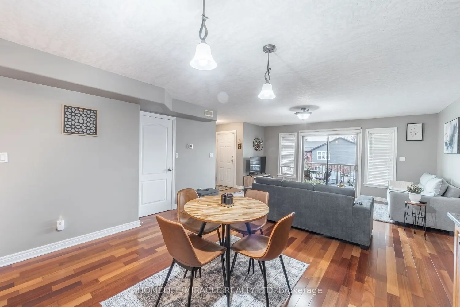 50 Whitlaw Way 203 photo 5
