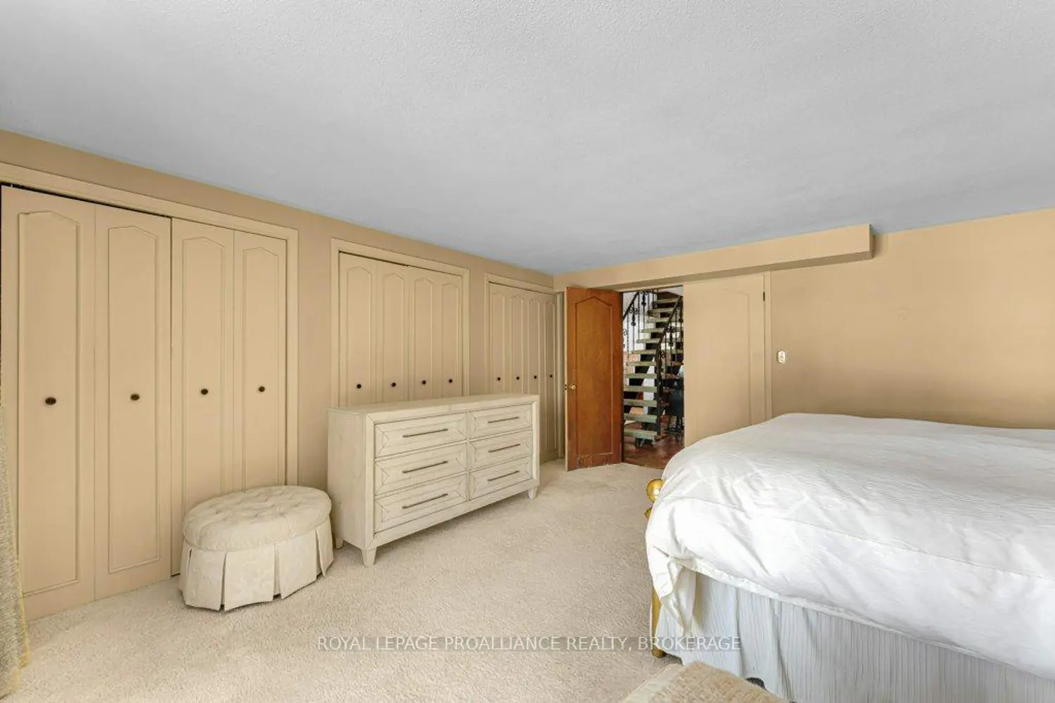 Additional image 10 of 807 Wartman Avenue