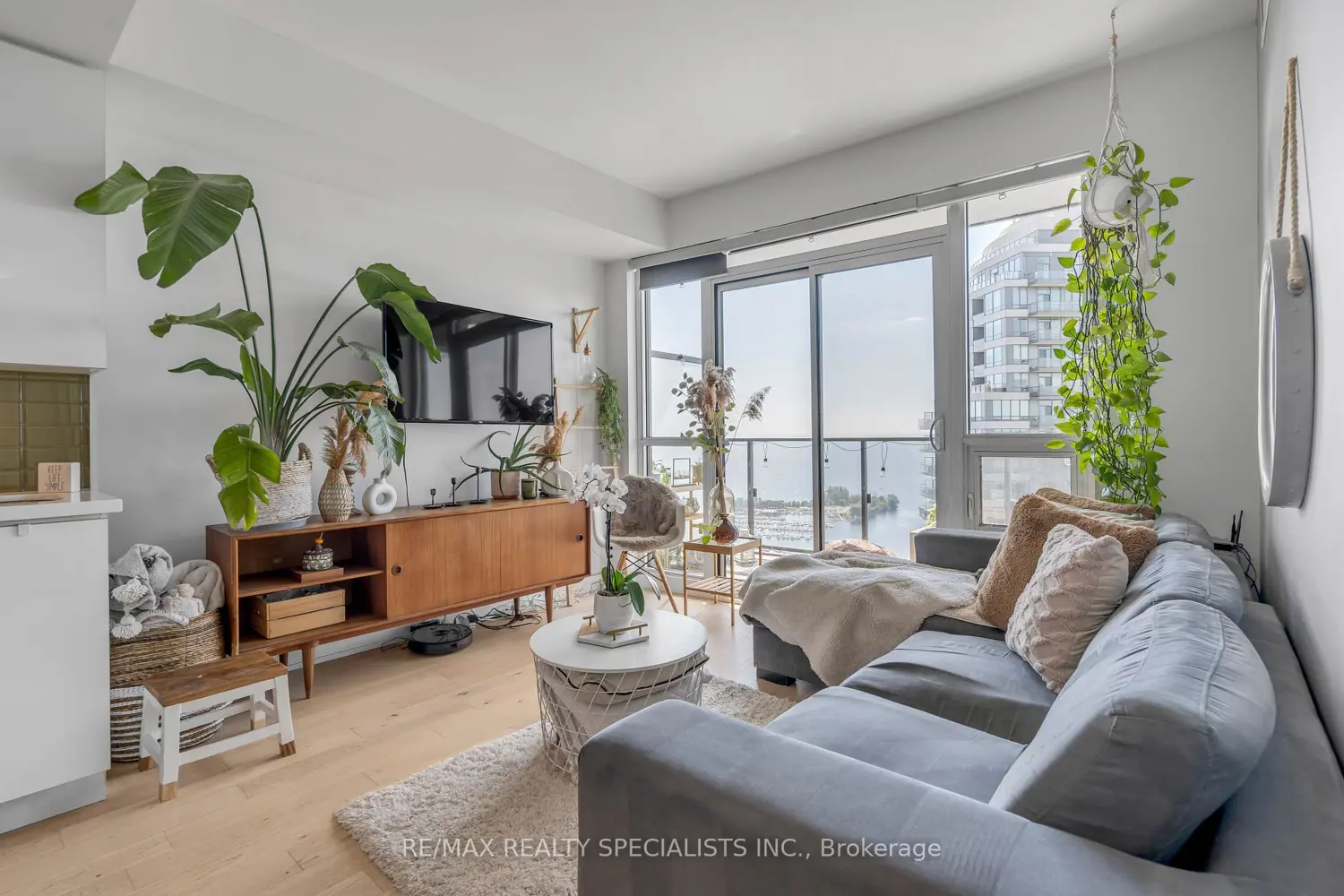 2212 Lake Shore Boulevard 4304