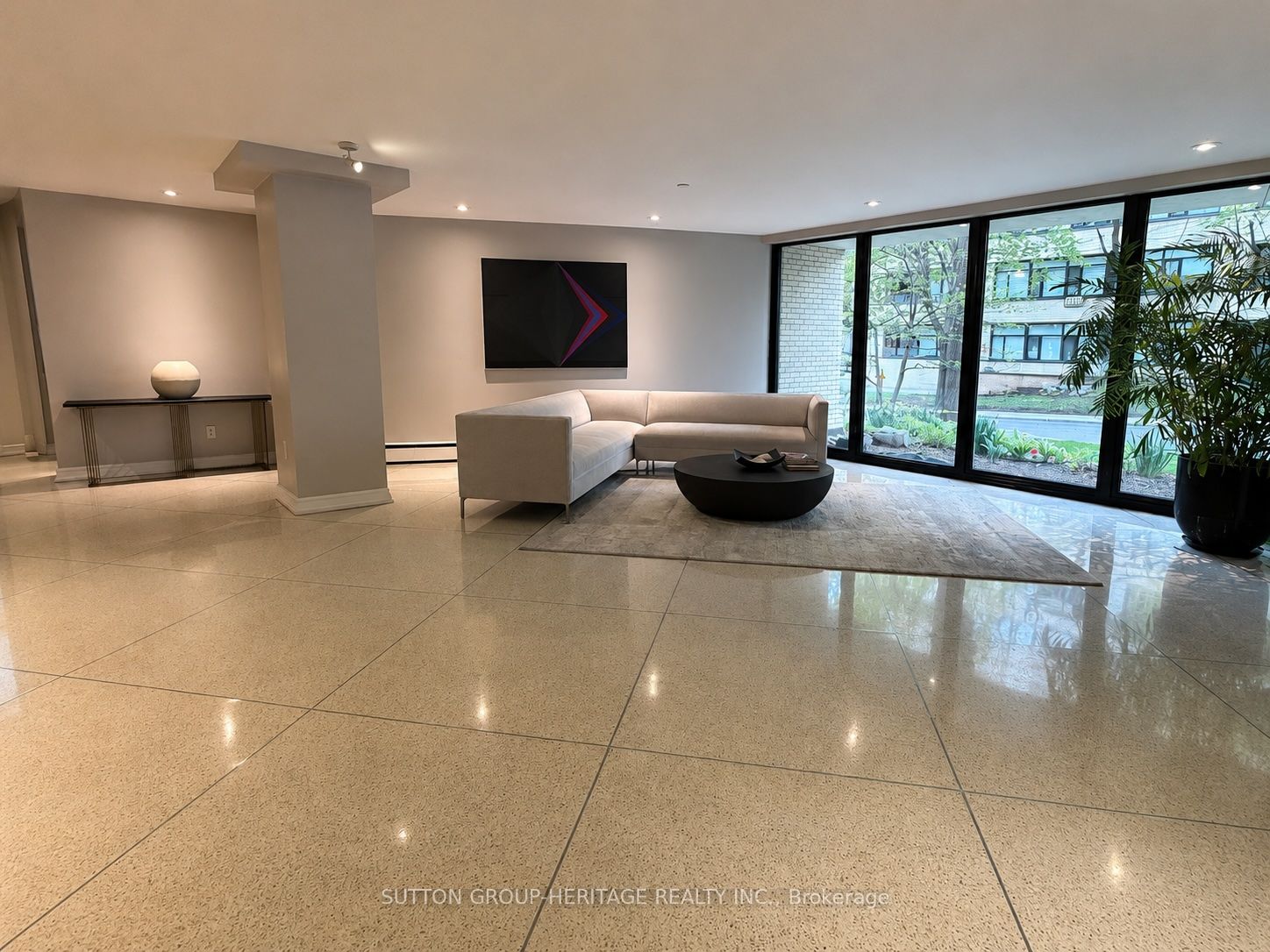 Additional image 2 of 704-581 Avenue Road, Toronto, ON, M4V 2K4