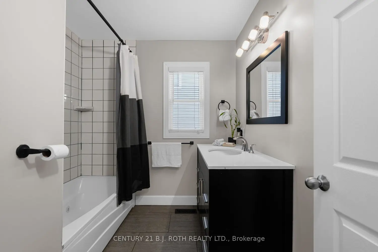 Additional image 11 of 1032 Gilmore Avenue