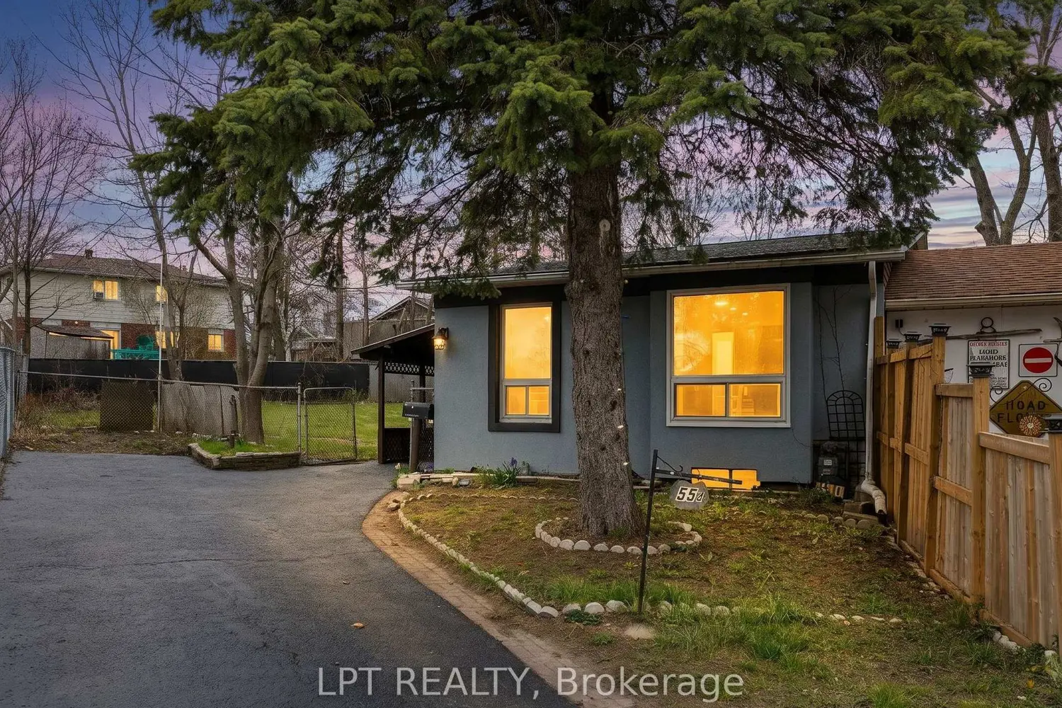 55H Chaucer Crescent