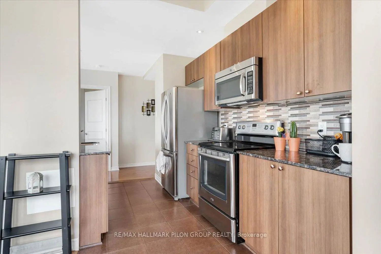 Additional image 7 of 250 Lett Street 905