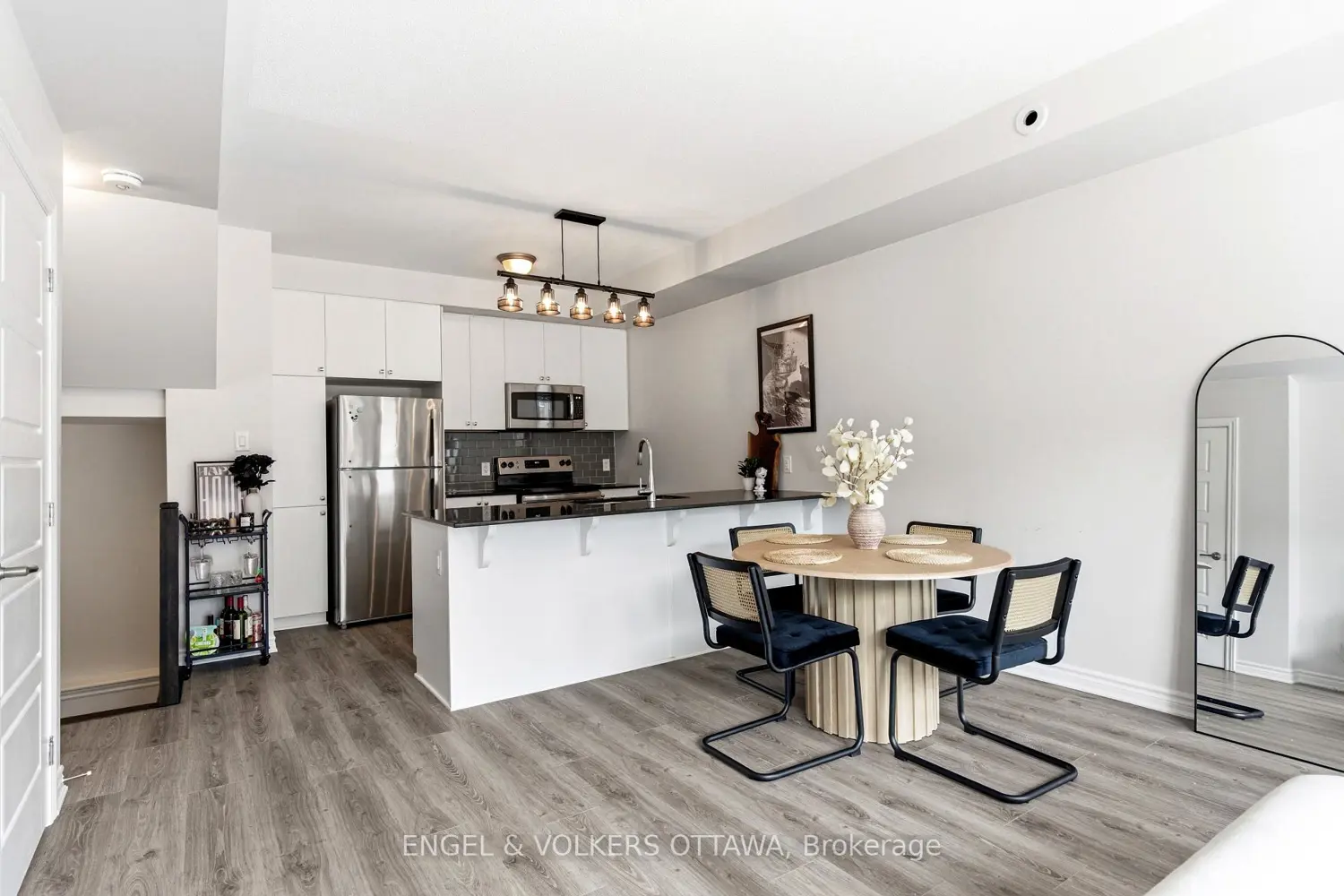 808 Kiniw Private photo 4