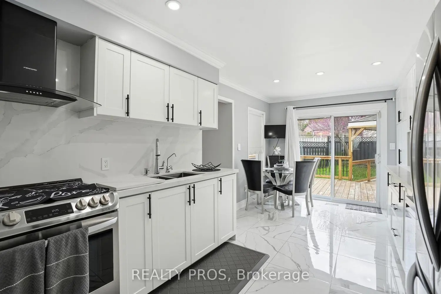 Additional image 14 of 38 Pebble Beach Court