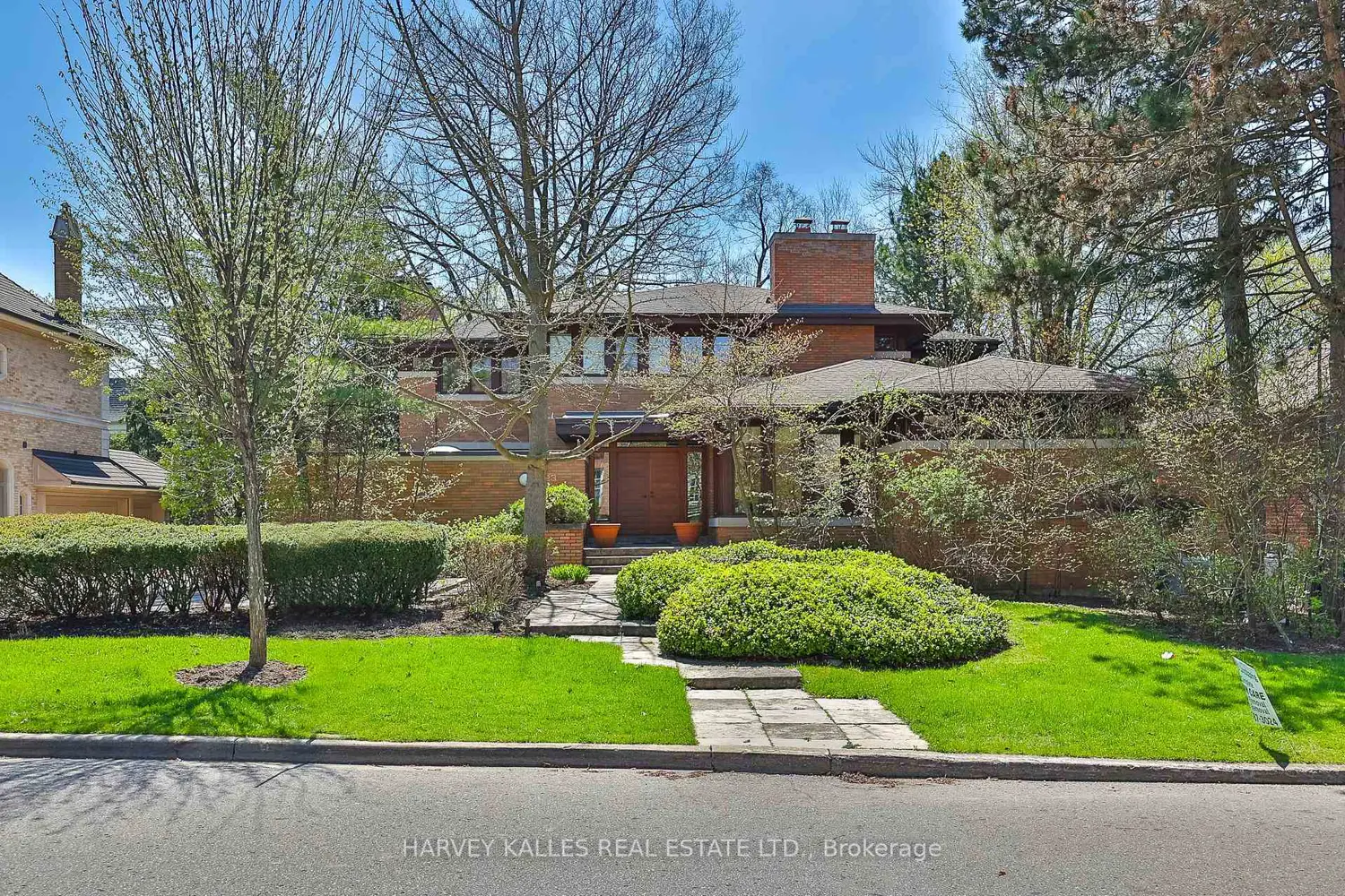 223 Hillhurst Boulevard